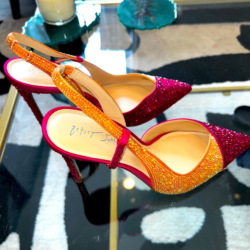 Betsey Johnson Women's SB-Rocky Pump
